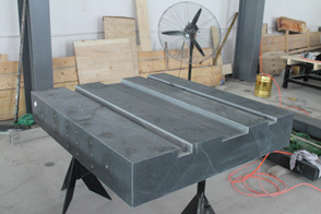 [大理石機(jī)械構(gòu)件]大理石機(jī)械構(gòu)件日常維護(hù)要做什么？裝配大理石機(jī)械構(gòu)件注意哪些事項(xiàng)？